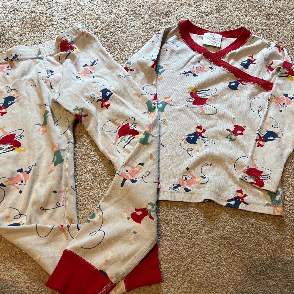Girls size 5 Hanna Andersson Ice Skater Pajamas
